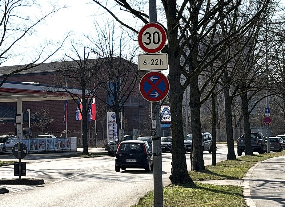 Tempo 30 auf der Lindemannallee Tempo 30 auf der Lindemannallee