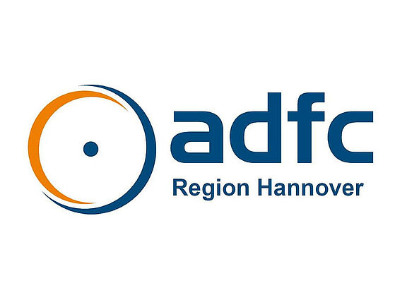 Logo ADFC Region Hannover mit stilisiertem Rad in orange/blau und dem Text: adfc Region Hannover