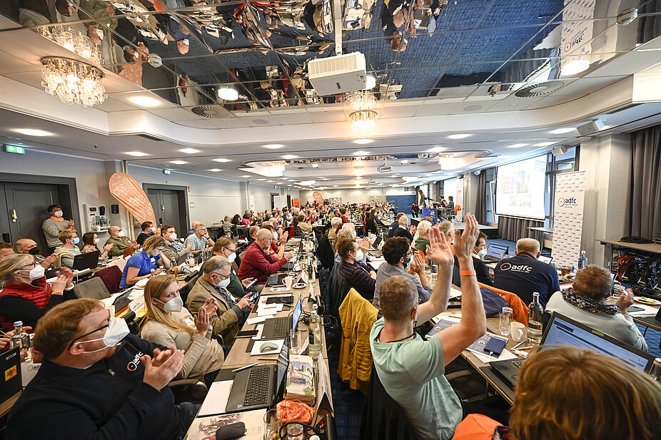 ADFC-Bundeshauptversammlung 2022 Blick in den Saal der Bundeshauptversammlung