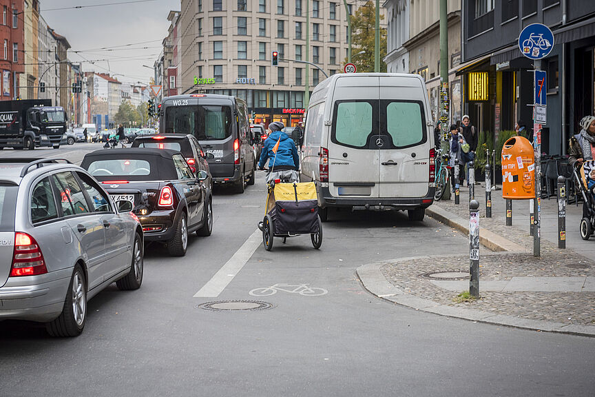Beispielfoto Radfahren in der Stadt: blockierter Radweg